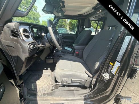 Used 2024 Jeep Gladiator Sport AWD/4WD image 8