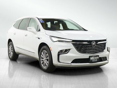 Used 2023 Buick Enclave Essence w/ Sound and Sites Package AWD/4WD image 7
