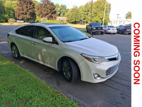 Used 2015 Toyota Avalon XLE Touring FWD image 5