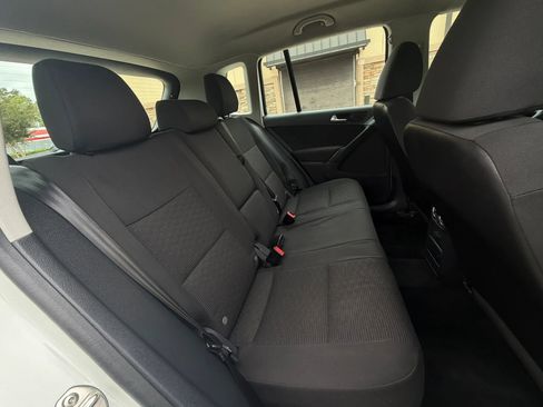 Used 2017 Volkswagen Tiguan S FWD image 31