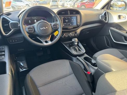 Certified 2025 Kia Soul LX image 13