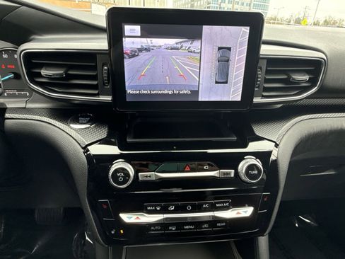 Used 2023 Ford Explorer ST-Line w/ Class IV Trailer Tow Package image 16