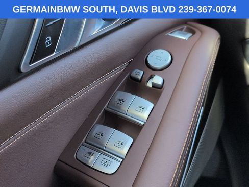 Used 2025 BMW X7 M60i AWD/4WD image 27