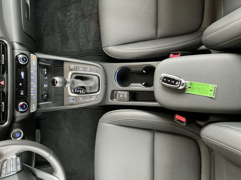 Used 2023 Hyundai Kona Limited image 11