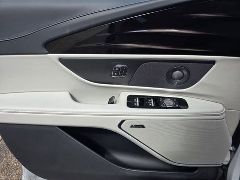 New 2026 Lincoln Nautilus Reserve image 15