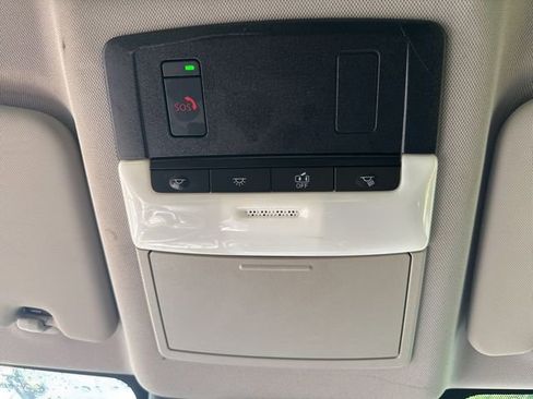 Used 2023 Nissan Rogue SV image 29