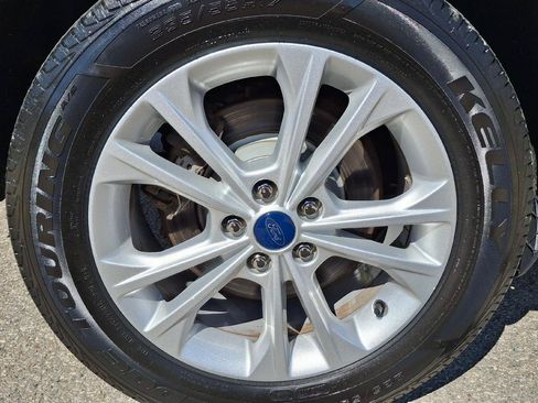 Used 2017 Ford Escape SE w/ Equipment Group 201A AWD/4WD image 23