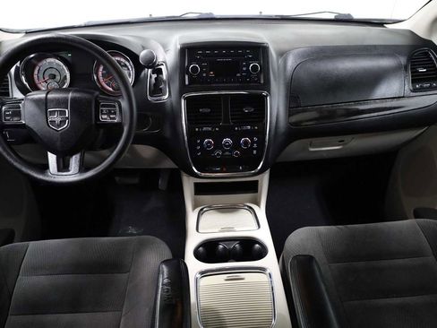 Used 2016 Dodge Grand Caravan SXT image 23
