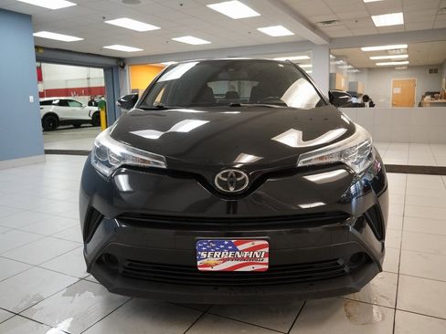 Used 2018 Toyota C-HR XLE image 15