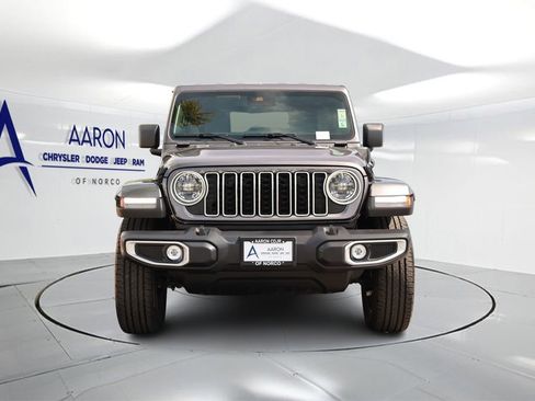 Used 2025 Jeep Wrangler Unlimited Sahara w/ Safety Group AWD/4WD image 4