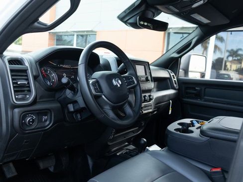 Used 2024 RAM 3500 Tradesman w/ Safety Group image 20