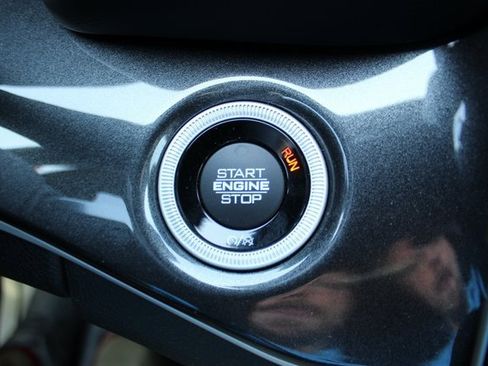 Used 2022 Jeep Grand Cherokee L Laredo image 15