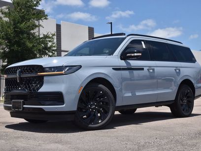 New 2026 Lincoln Navigator Reserve w/ Jet Appearance Package