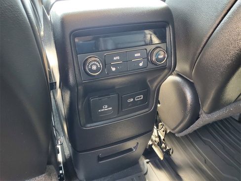 Used 2020 GMC Acadia Denali image 31