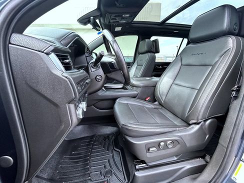 Used 2021 GMC Yukon XL Denali w/ Denali Premium Package AWD/4WD image 10