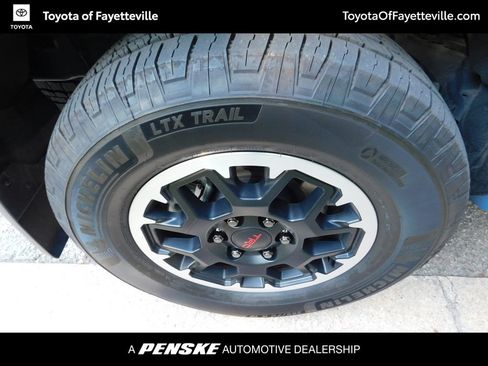 Used 2025 Toyota 4Runner TRD Off-Road Premium AWD/4WD image 7