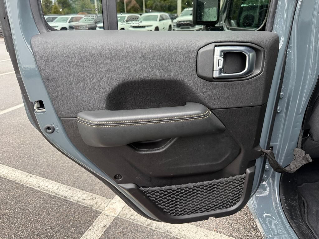 Used 2026 Jeep Wrangler Unlimited Sahara AWD/4WD image 9