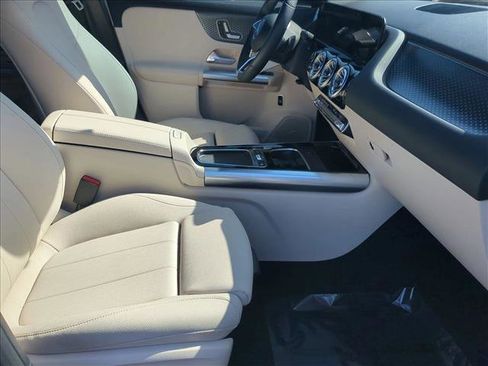 Used 2025 Mercedes-Benz GLA 250 image 21