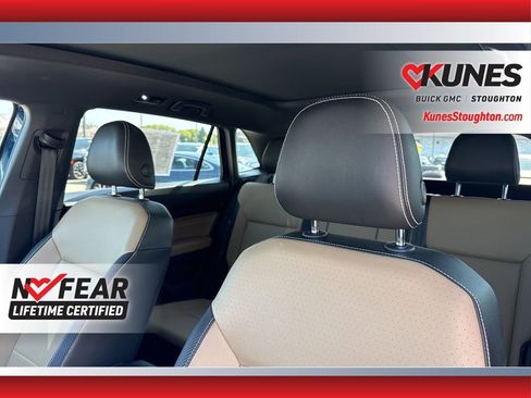 Used 2021 Volkswagen Atlas Cross Sport SE w/ Panoramic Sunroof Package image 24