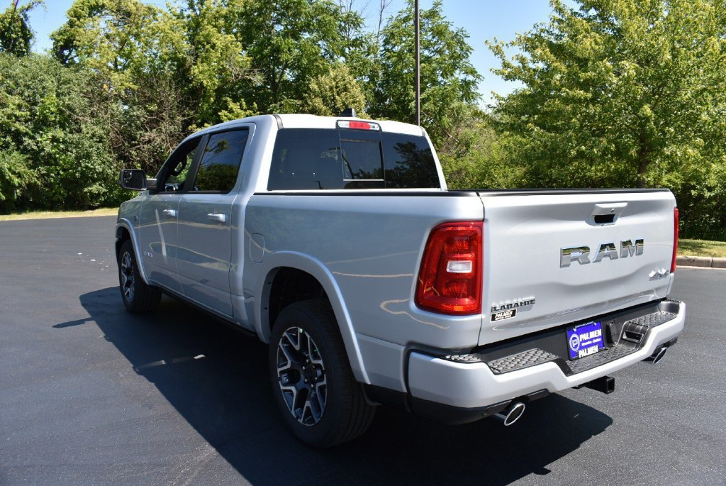 New 2026 RAM 1500 Laramie w/ Laramie Preferred Package AWD/4WD image 9