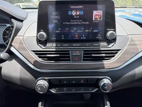Used 2025 Nissan Altima 2.5 SV FWD image 28