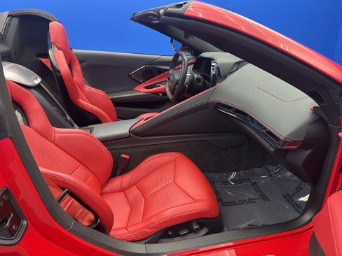 Used 2023 Chevrolet Corvette Stingray Preferred Conv w/ Z51 Performance Package RWD image 27