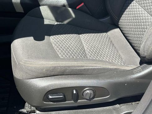 Used 2021 GMC Terrain SLE w/ Driver Convenience Package FWD image 16
