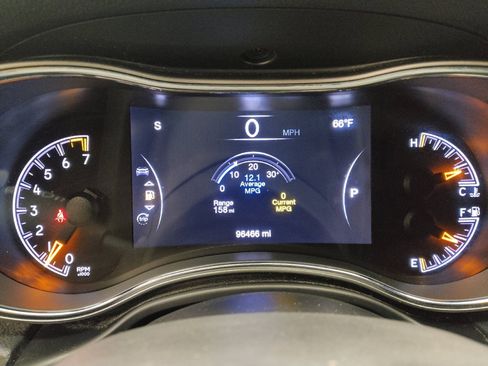 Used 2018 Jeep Grand Cherokee Limited image 23