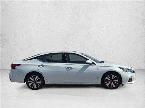 Used 2019 Nissan Altima 2.5 SV FWD image 4