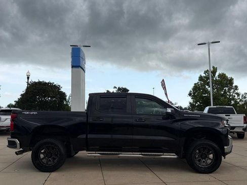 Used 2021 Chevrolet Silverado 1500 LT AWD/4WD image 6