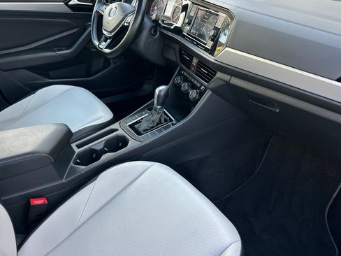 Used 2019 Volkswagen Jetta R-Line w/ R-Line Cold Weather Package image 15