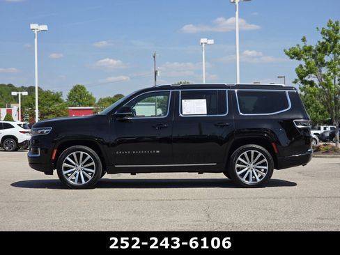 Used 2022 Jeep Grand Wagoneer Series II AWD/4WD image 4