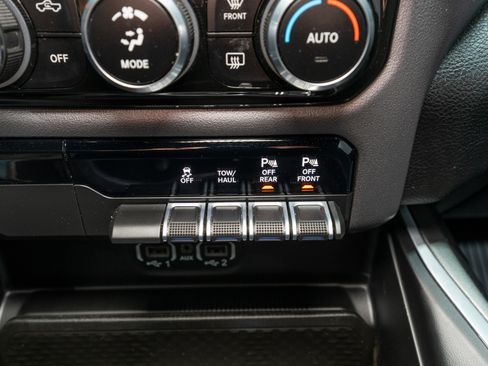 Used 2023 RAM 1500 Big Horn image 22