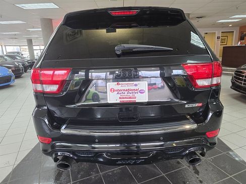 Used 2012 Jeep Grand Cherokee SRT8 w/ Luxury Group II image 12