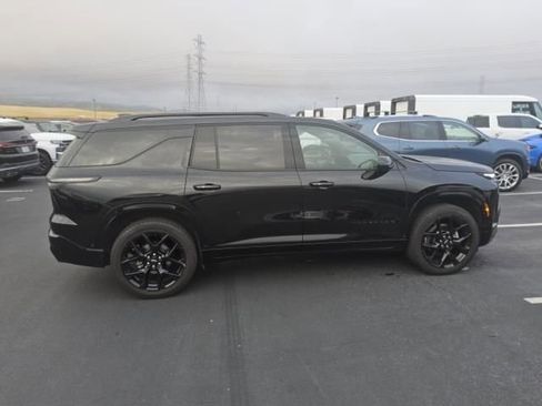 Used 2024 Chevrolet Traverse RS FWD image 5