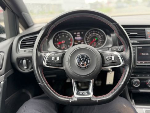 Used 2016 Volkswagen Golf 4-Door FWD image 5