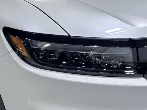 Used 2024 Honda Prologue Touring image 12