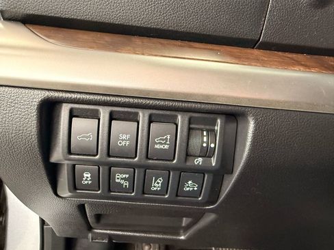 Used 2017 Subaru Outback 3.6R Limited image 27