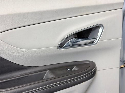Used 2014 Buick Encore FWD image 19