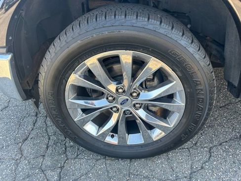 Used 2017 Ford F150 Lariat w/ Equipment Group 502A Luxury AWD/4WD image 8