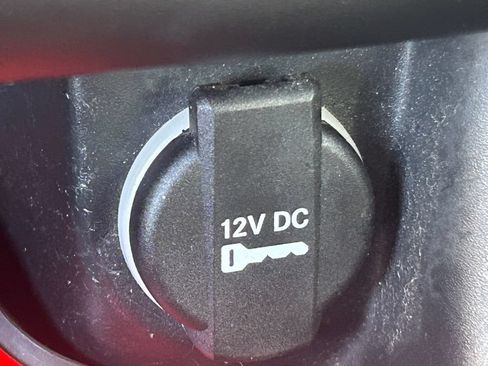 Used 2017 Dodge Charger SE RWD image 14