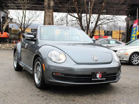 Used 2014 Volkswagen Beetle 1.8T image 1