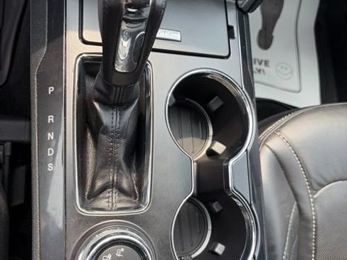 Used 2019 Ford Explorer Platinum AWD/4WD image 17