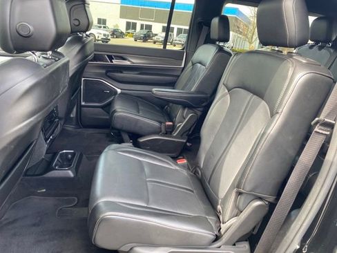 Used 2024 Jeep Wagoneer Series II AWD/4WD image 19