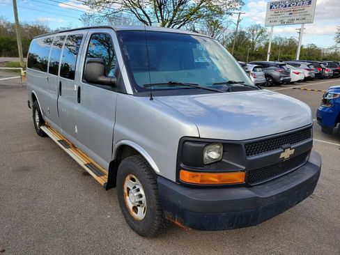 Used 2011 Chevrolet Express 3500 LS RWD image 13