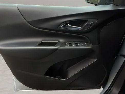 Used 2022 Chevrolet Equinox LT image 17