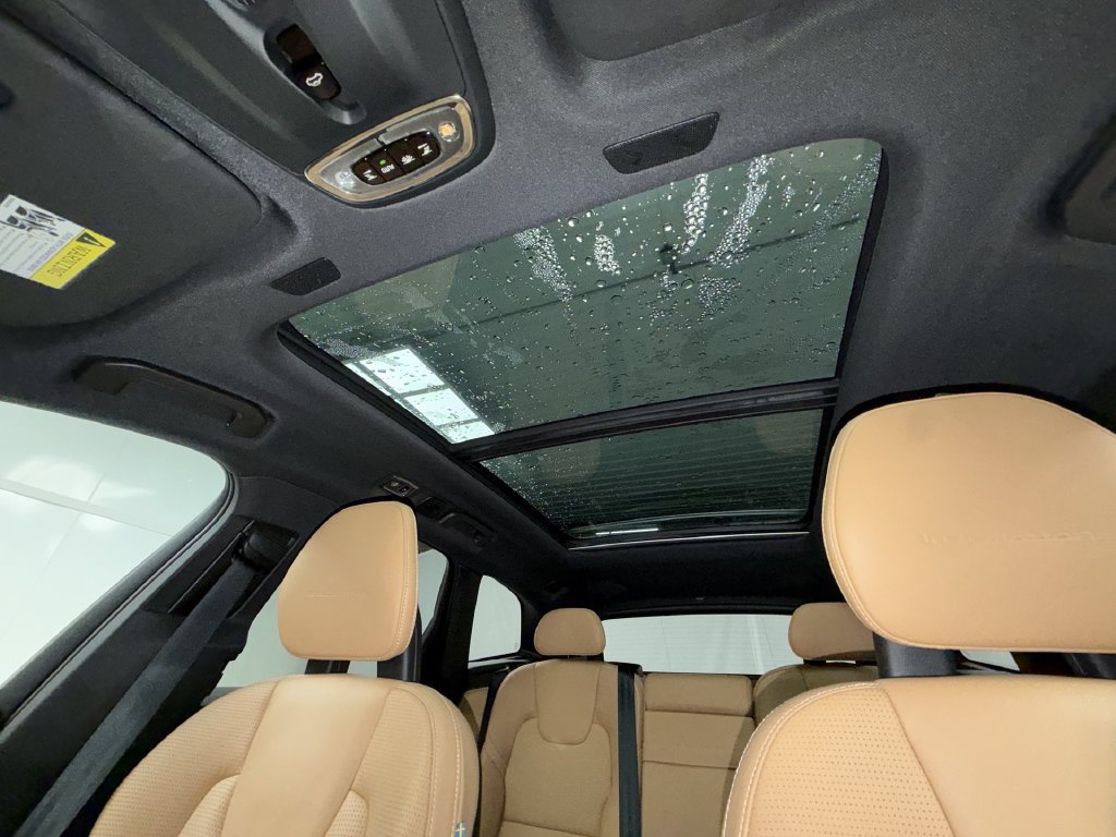 Used 2018 Volvo XC60 T6 Inscription w/ Luxury Seat Package AWD/4WD image 24