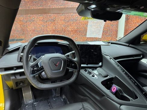 Used 2025 Chevrolet Corvette Stingray Coupe image 12