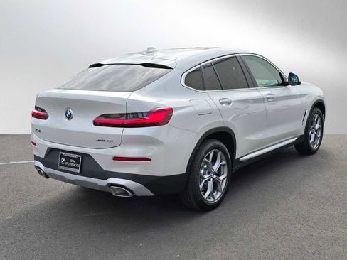 Used 2025 BMW X4 xDrive30i w/ Premium Package image 3