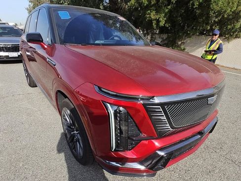 Used 2026 Cadillac Vistiq Platinum AWD/4WD image 7